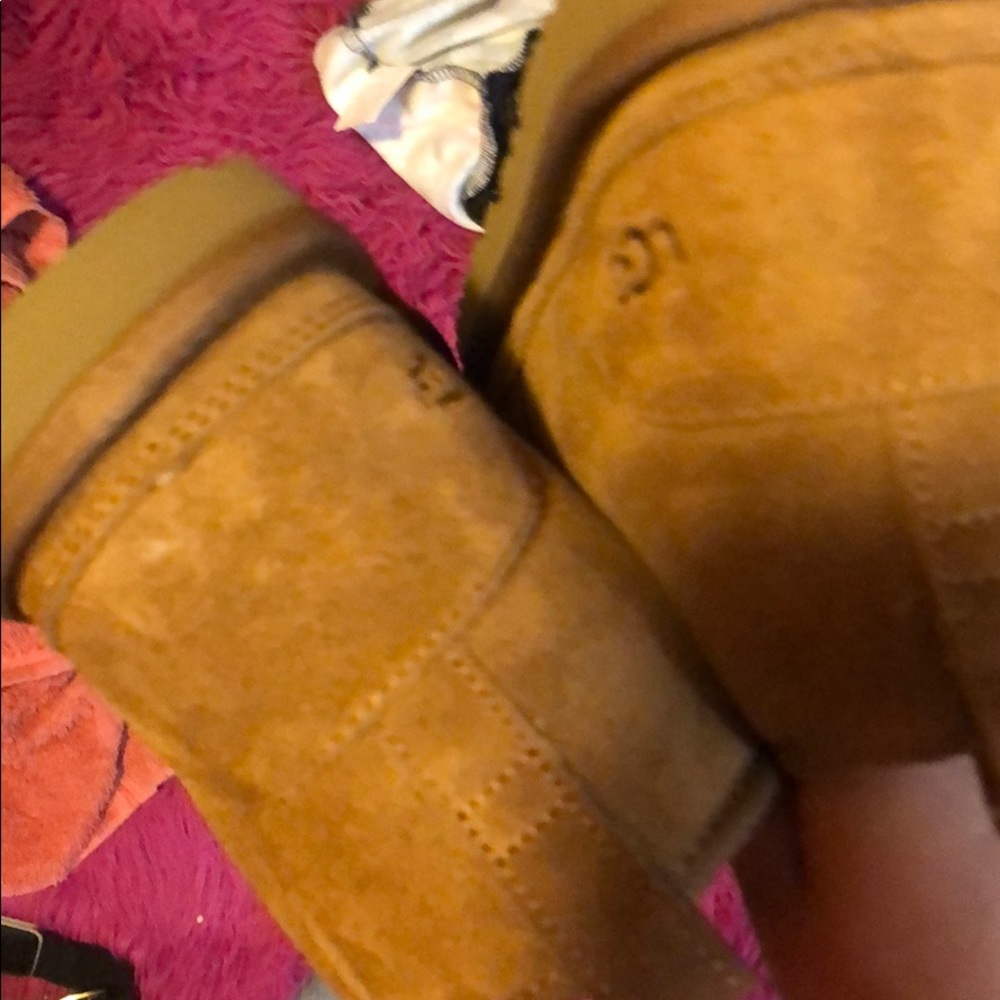 Ugg’s - Picture 2 of 3